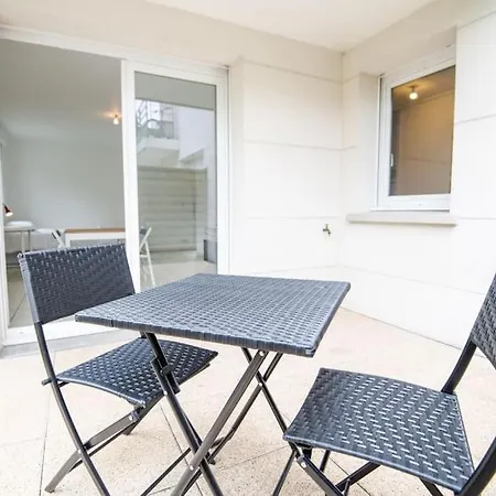 Recent Studio Avec Terrasse Proche Centre Apartment *