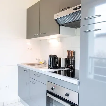 Recent Studio Avec Terrasse Proche Centre * Tours