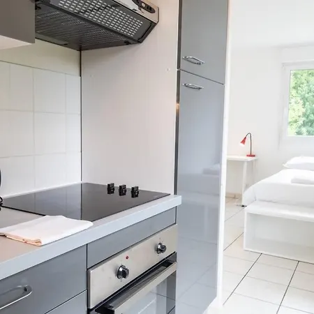 Recent Studio Avec Terrasse Proche Centre Apartment