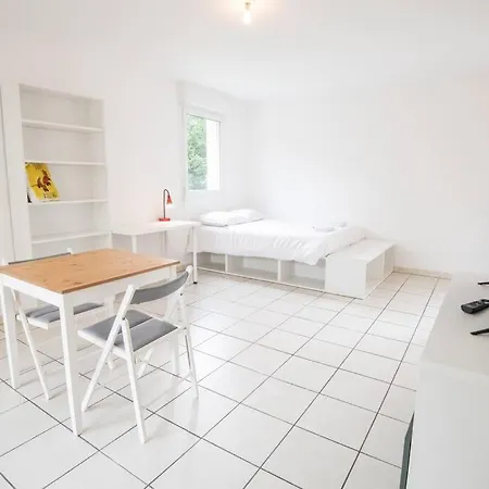 Apartment Recent Studio Avec Terrasse Proche Centre Tours