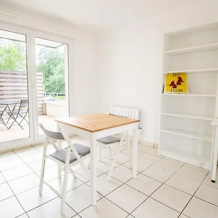 Recent Studio Avec Terrasse Proche Centre Tours